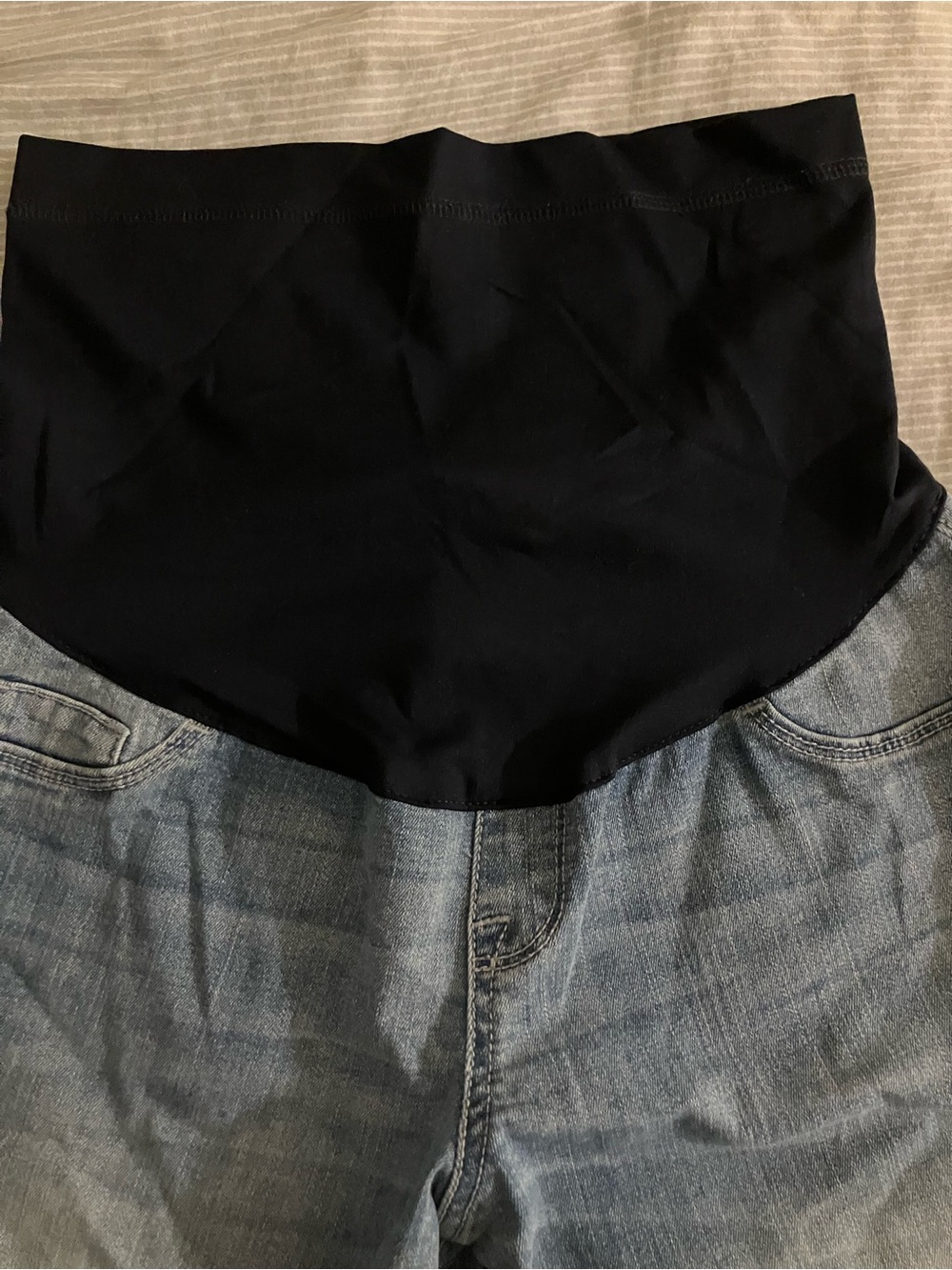 Liz Lange Faded Blue Skinny Maternity Jeans with Black Overband - Picture 5 of 6